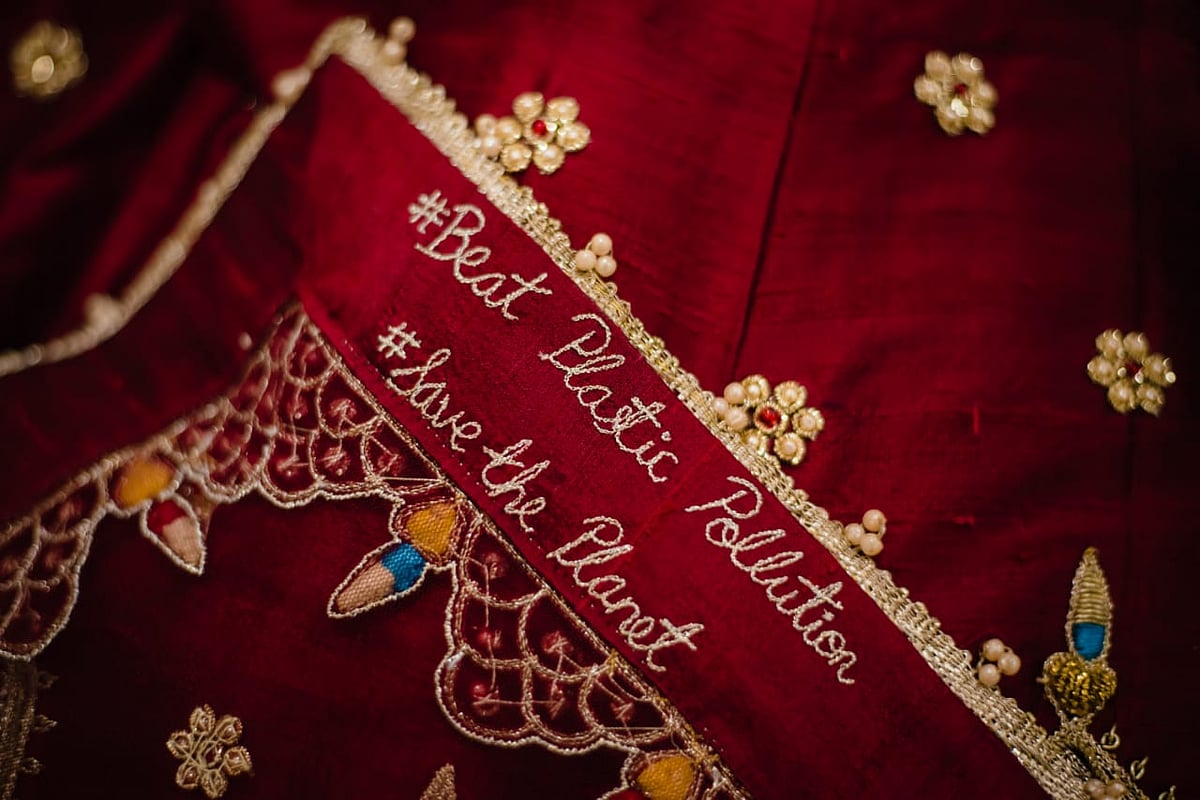 Messaging on a brides attire